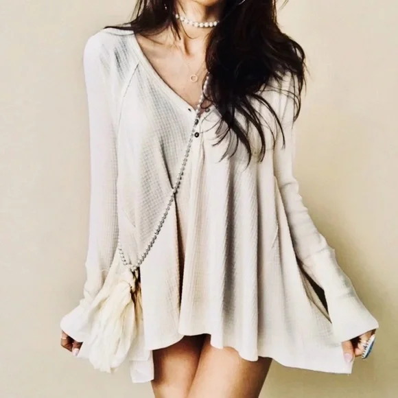 We The Free Citrine Ivory Knit Raw edge boho V-Neck Top M Oversized and relaxed - Picture 4 of 16